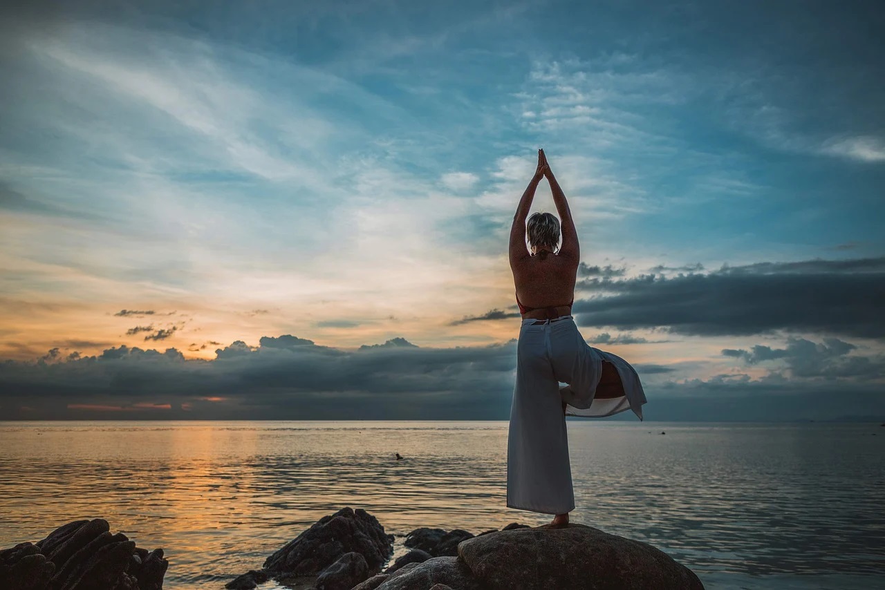Les postures idéales pour calmer l’anxiété rapidement